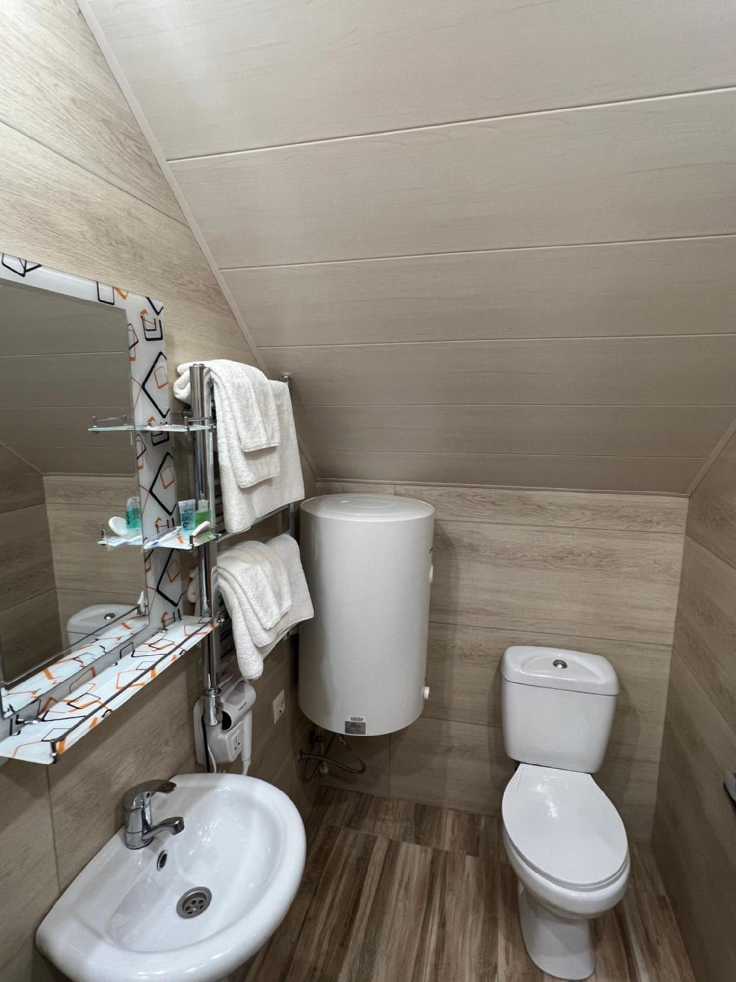 Maru House Hotel Дилиян Екстериор снимка