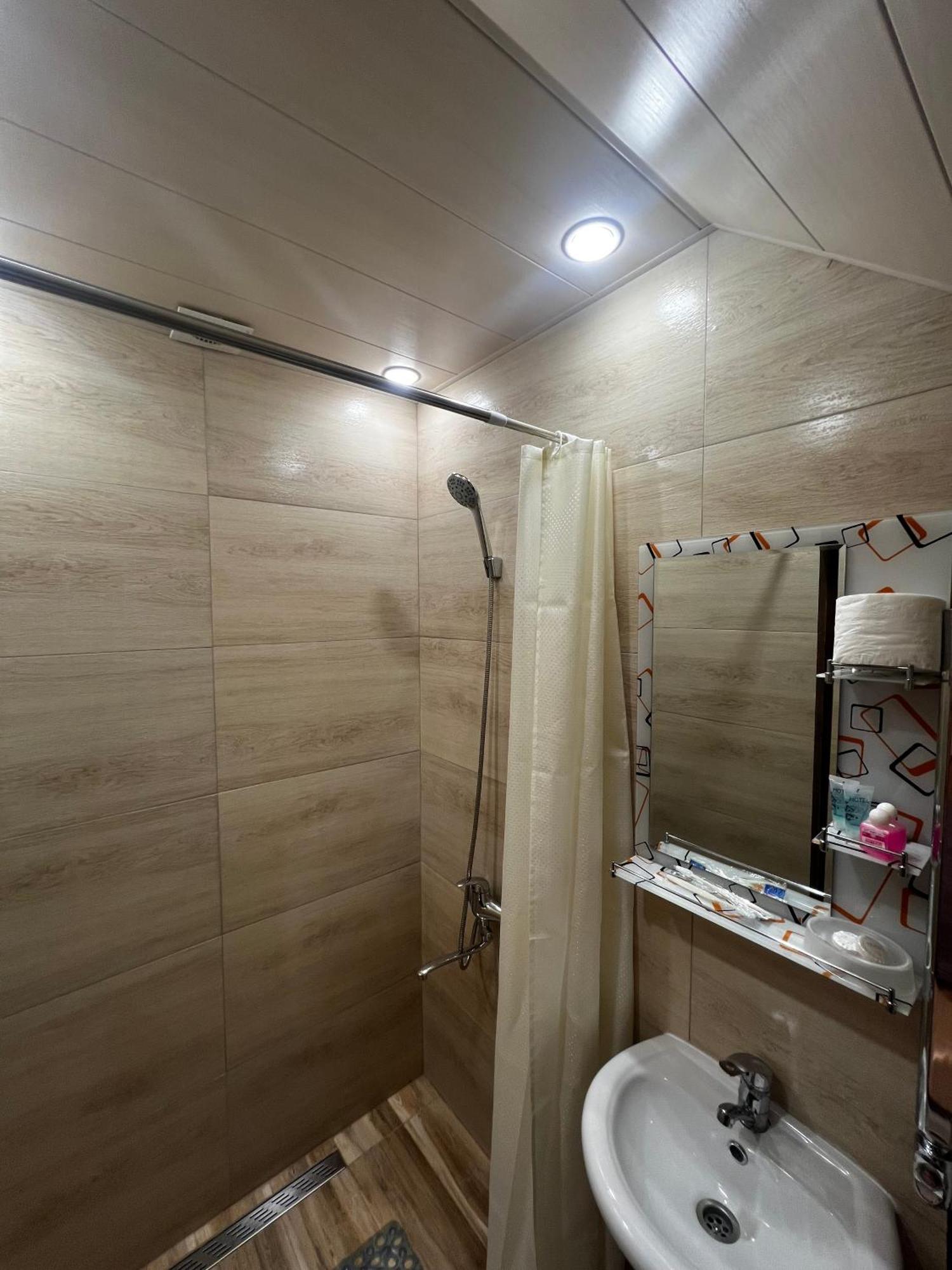 Maru House Hotel Дилиян Екстериор снимка