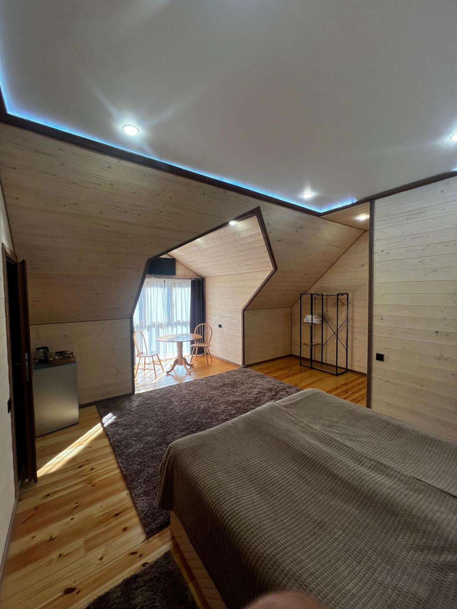 Maru House Hotel Дилиян Екстериор снимка