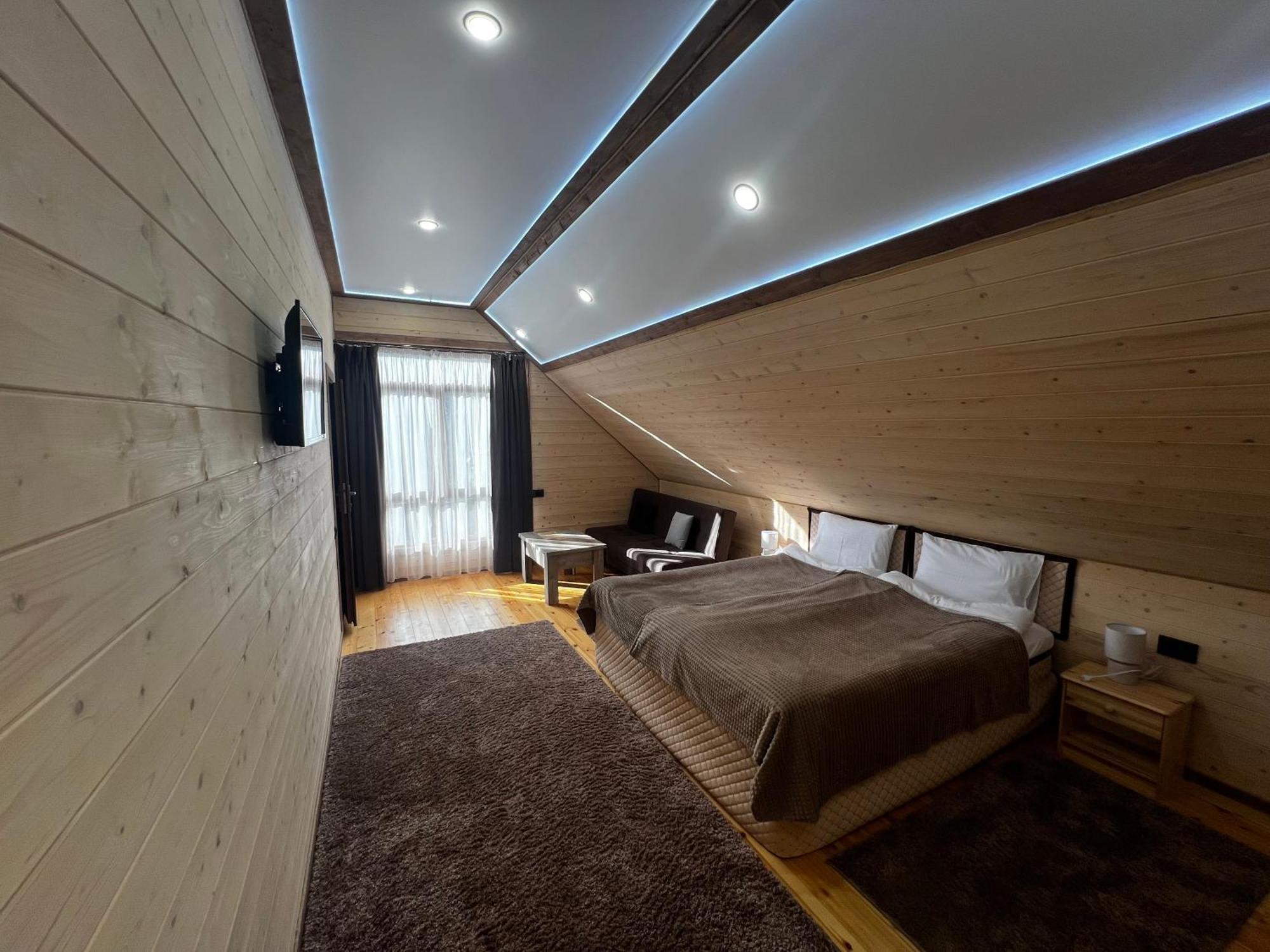 Maru House Hotel Дилиян Екстериор снимка